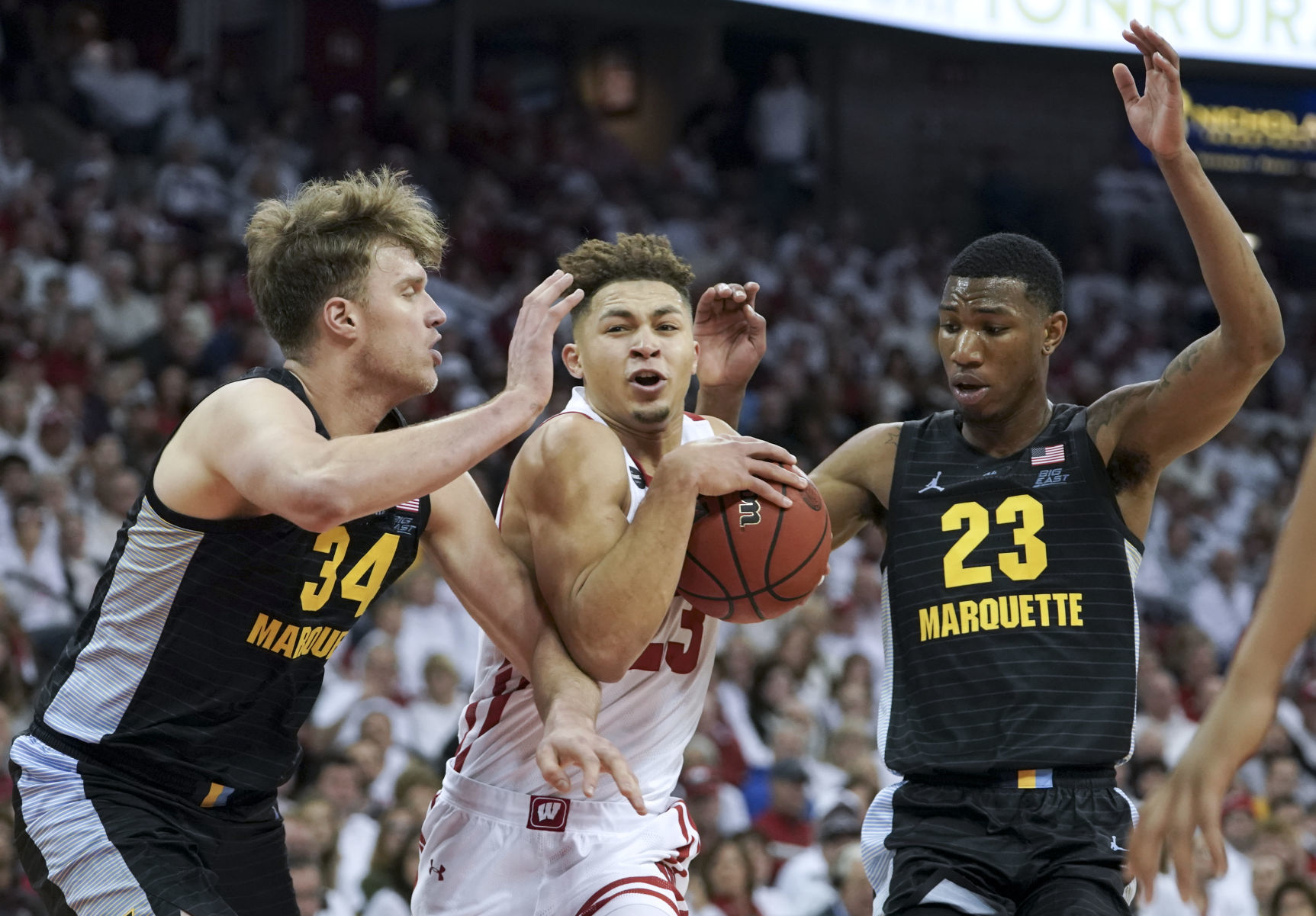Badgers 77, Golden Eagles 61